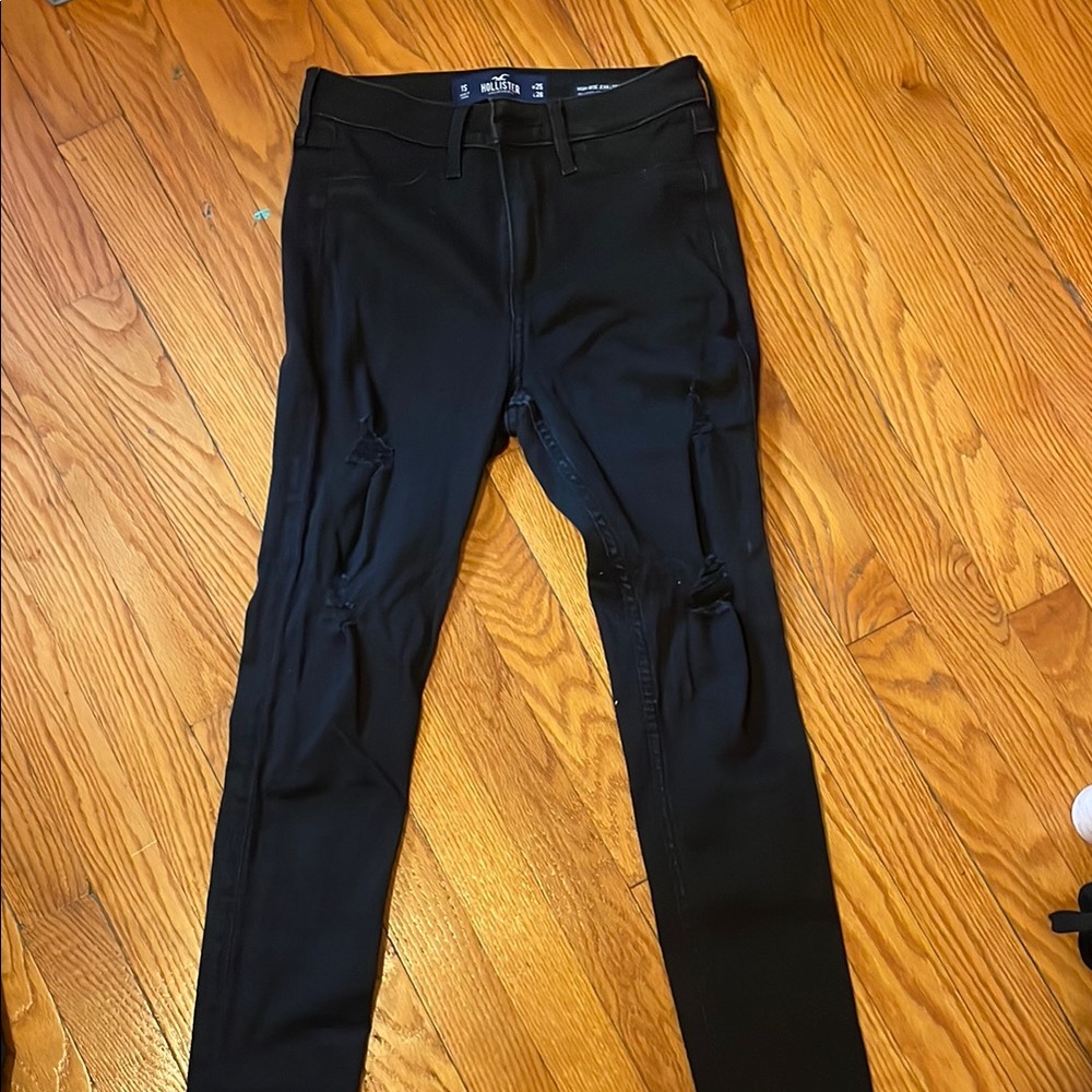Hollister High-Rise Black Jeans